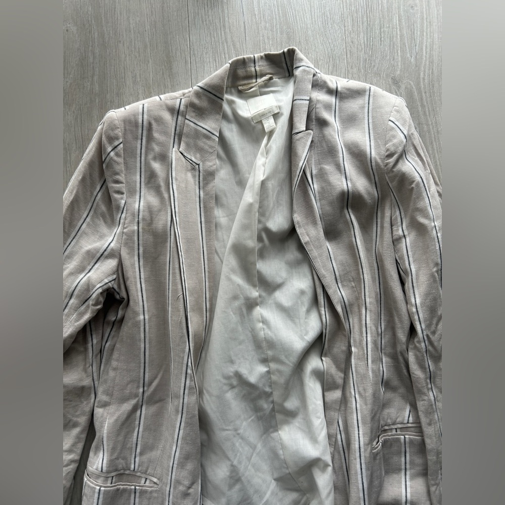 H&M Cream and White Vertical-Stripe Blazer - Picture 4 of 9